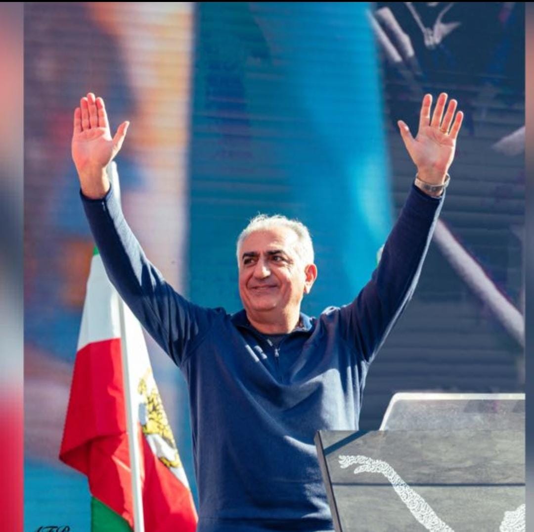 Tabrizi285279's tweet photo. چگونه اسم زیبای تو شاهنشاه ها در دنیا تنین انداخت و ۹۰ میلیون ایرانی نام زیبایت را فریاد میزند , این روشن است که در کنار تو امنیت آرامش و رسیدن به کشوری دموکراسی از هر اپوزیسیونی امنتر و با اعتماد تر است 
پاینده ایران جاوید رضا شاه دوم پهلوی سوم 👑 
#KingRezaPahlavi‌ForIran https://t.co/w3Es3SgSiS