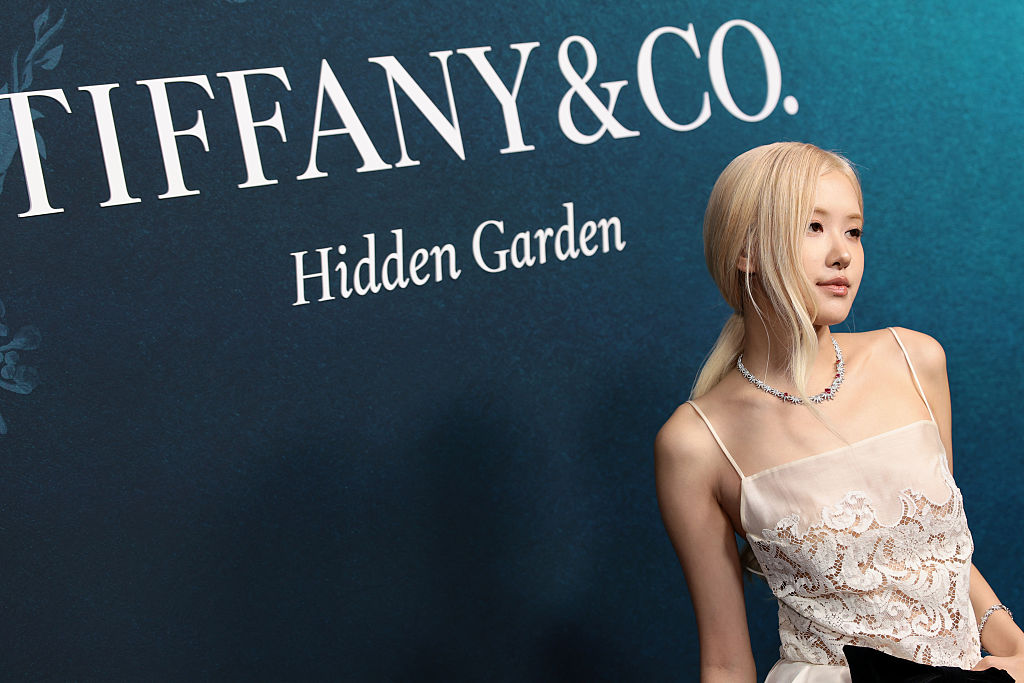 FRONTROW tweet media