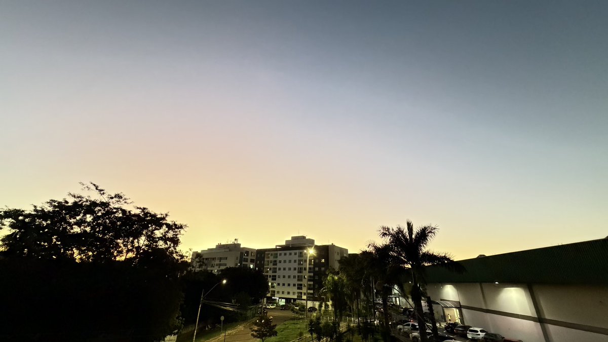 Sorria, relaxe e viva o melhor que o fim de semana pode oferecer. Uma ótima sexta-feira a todos @bernadetebrasiliense  <a href="/noticiasdogama/">Flávio Leite Costa</a> <a href="/gamacidadao/">Gama Cidadão</a> @minhacapital <a href="/minhabrasilia/">Minha Brasília</a> <a href="/bddf/">Andy Kopciuch</a>.globo <a href="/ludoyle/">Luisa Doyle</a> @nosqueamamos_ogama