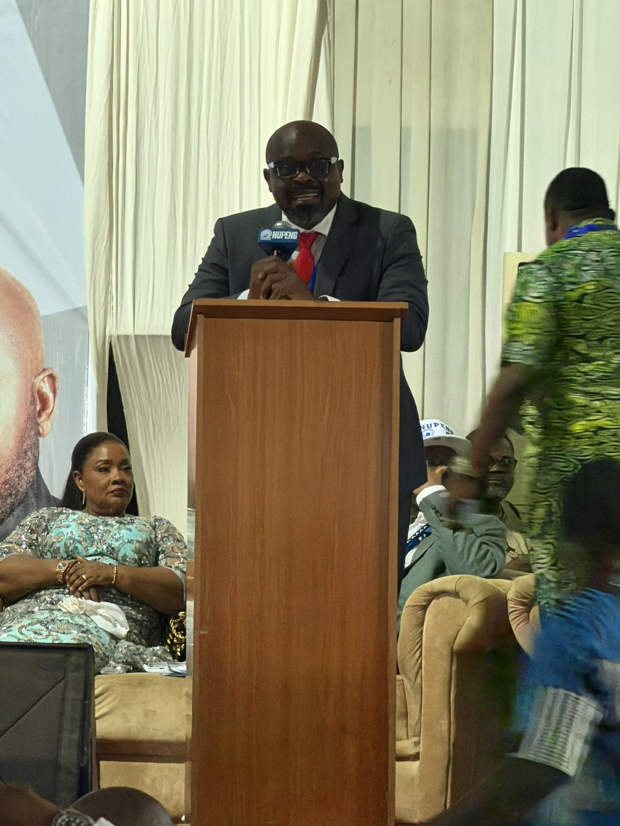 akesteri's tweet photo. @officialNUPENG9 @NLCHeadquarters  #6thQuadrennialDelegatesConference #JusticeandPower #Nupeng #NLC
Paper Presentation by Folabi Kuti (SAN) https://t.co/ZvQDeDMQrS