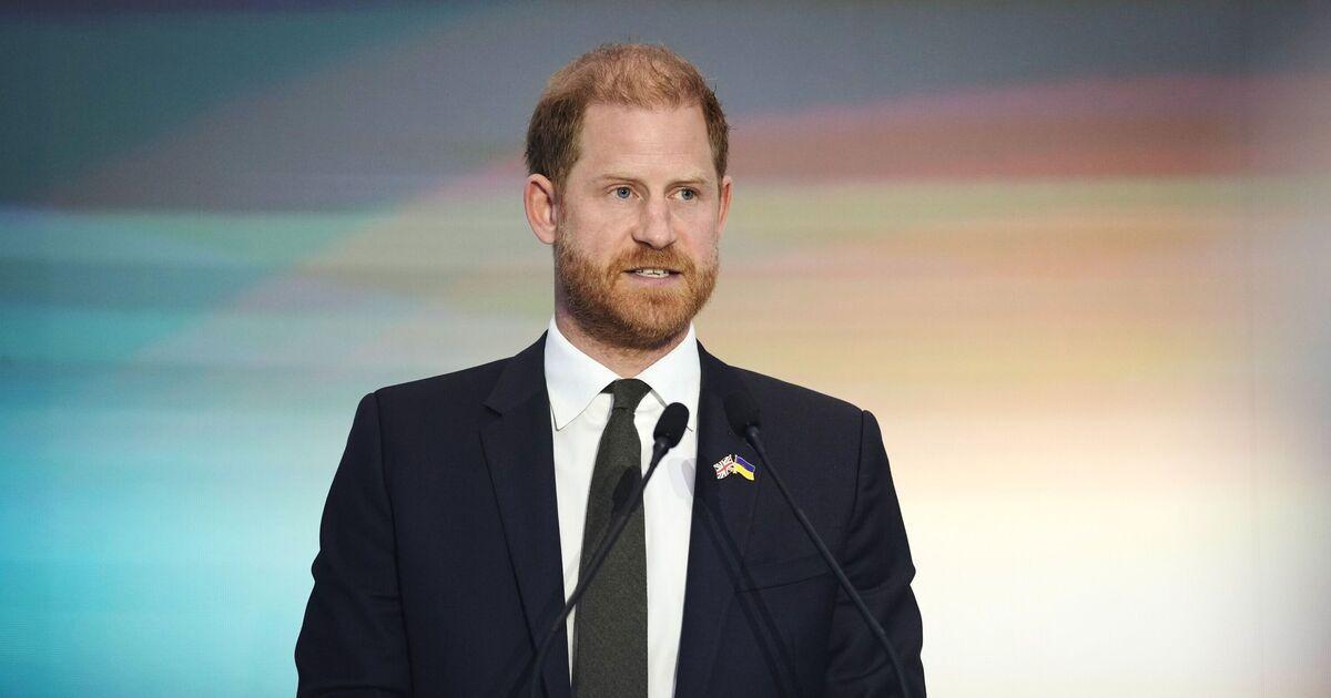 Daily Express tweet media