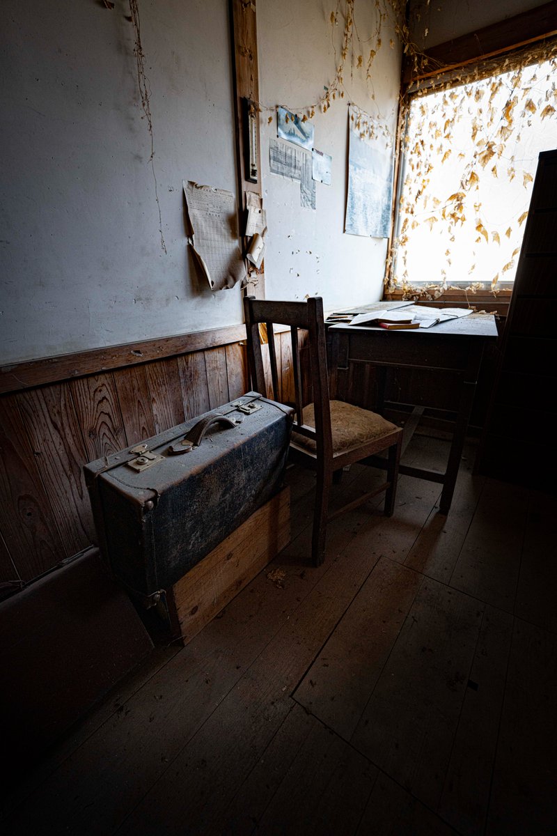 komamasa's tweet image. 廃医院の残留物
#廃墟　＃Urbex　＃abandoned