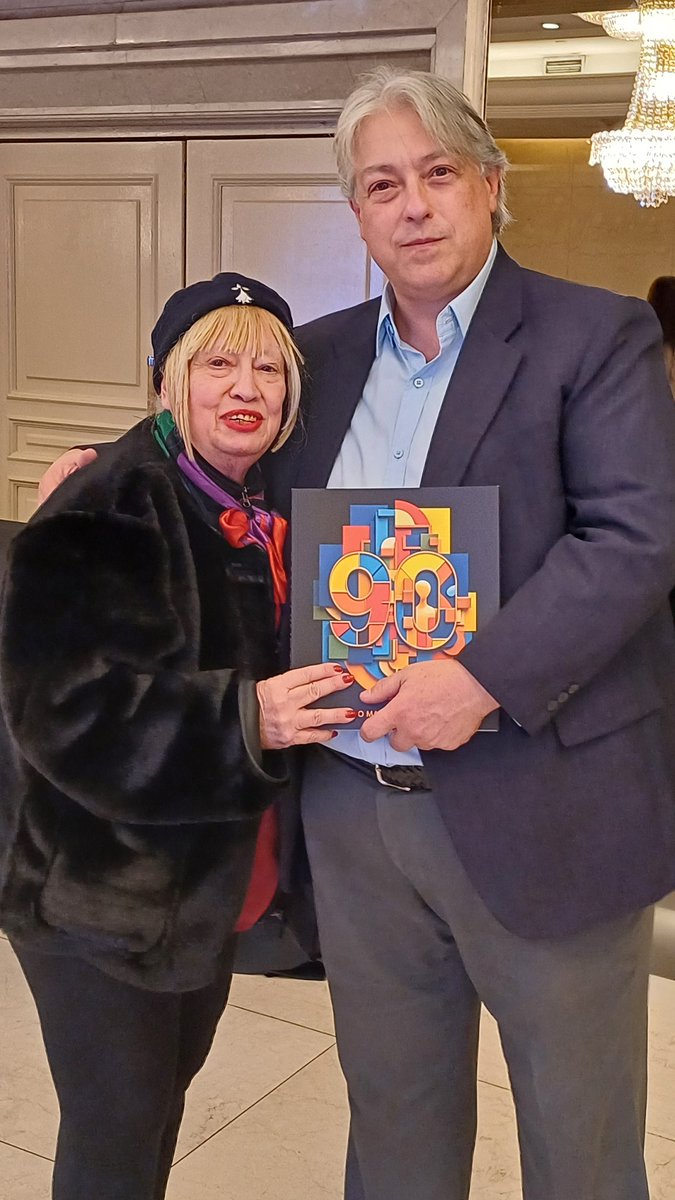 Ayer, la presentación de “90 años de imágenes, vida y memoria” de Julio María Sanguinetti fue mucho más que un acto, un encuentro con nuestra historia y emociones.
Cada imagen nos recuerda de dónde venimos. Una ventana a la memoria viva
