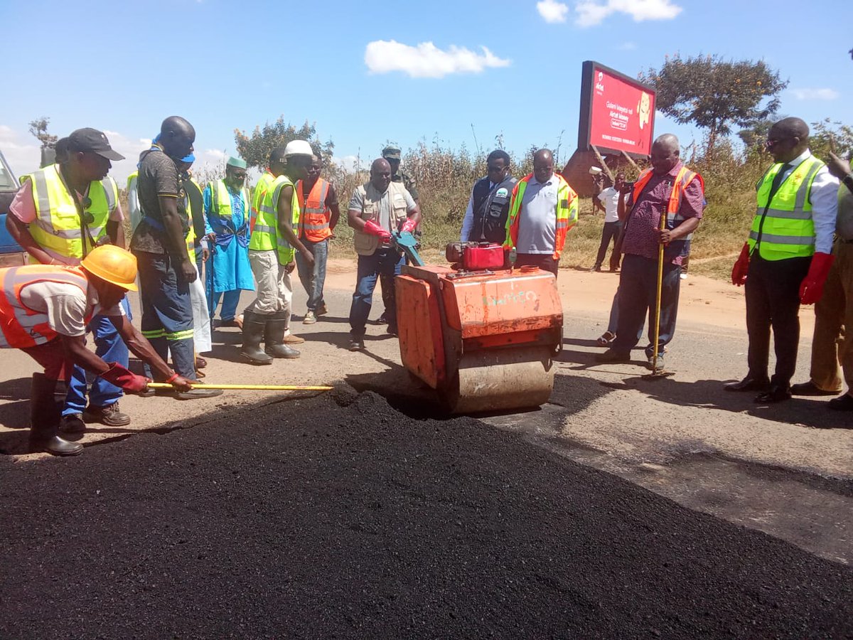 TransportWorks's tweet photo. Maintenance of various designated roads in all districts in the country as launched by Minister of Transport and Public Works, Hon. Jappie Mhango, M.P., today, will among others focus on the following.

Read more here: 
https://t.co/fIOGubmE0u

#MinistryOfTransportMw
#Roads https://t.co/akQcv6zuL9