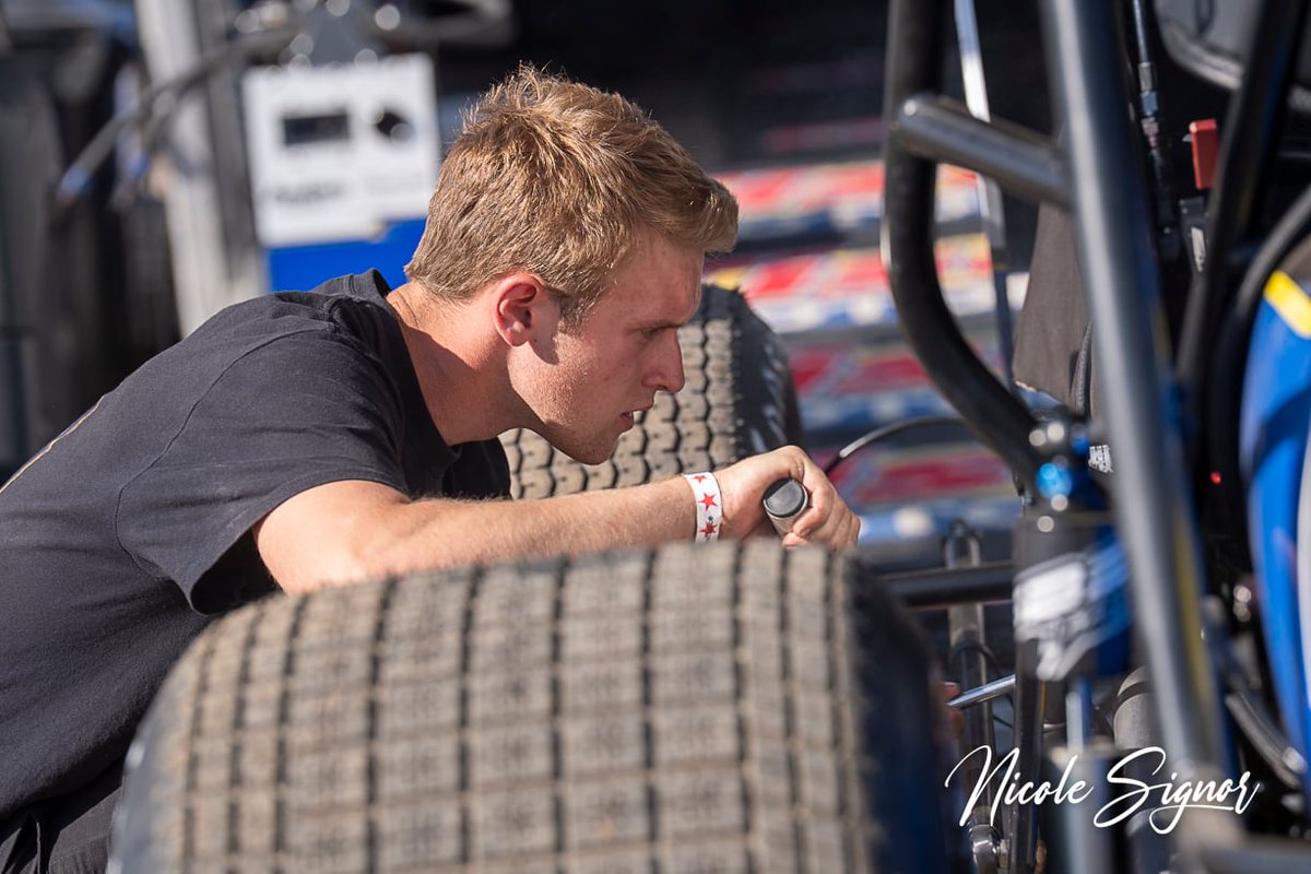NSignorCreative's tweet image. Eagle with @HighLimitRacing was fun on Tuesday, on to @WorldofOutlaws at @knoxvilleraces tonight. 

Followed by an early AM flight tomorrow out of DSM.  🤘🏼

#busybusy #teamnosleep