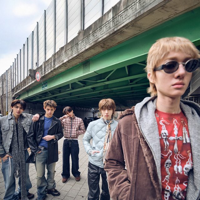 kchartsmaster's tweet image. “REDRED” by CORTIS reaches a new peak of #222 (+114) on MelOn Daily Chart.