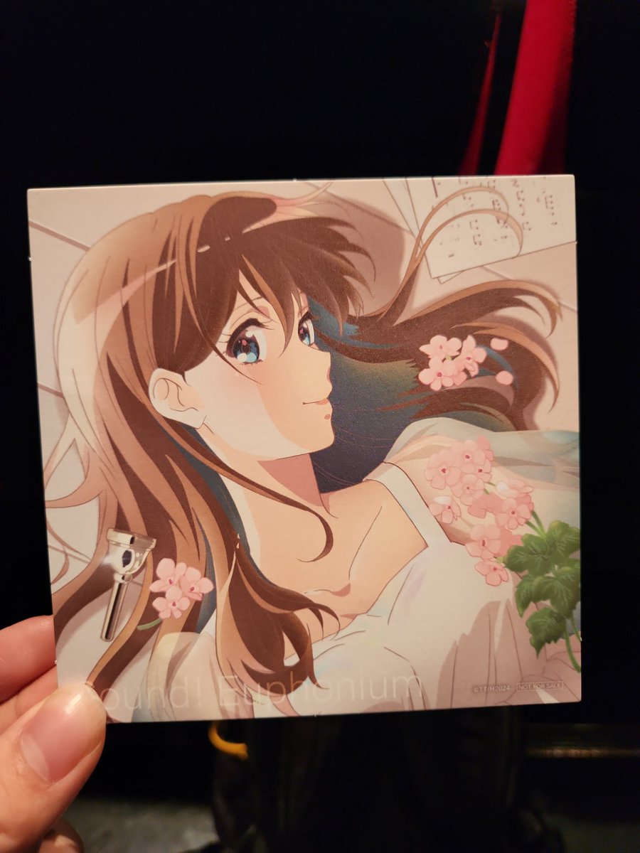 見てきました。部長に就任したタイミング
だったので共感できることが凄く多くて
より深く味わえたように感じます。
色紙は真由でした。ステージリーダーも
兼任してるので現状、久美子と麗奈の役割
を同時にこなしているようなものなので
この子を引き当てた意味は...