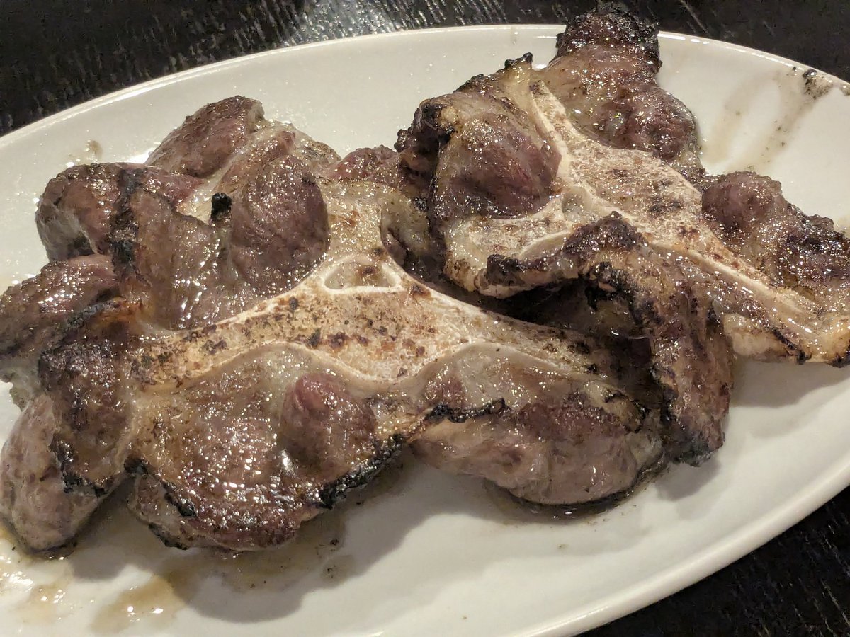 ここ数年、常に行列が出来てた牛タンの人気店の前を通ったら並びゼロだったので迷わず飛び込んだ。
C国人が来てないからだと思うけど、後発地震を恐れて日本人でも東北旅行を避けてるからかも!? と思うと手放しには喜べない😅