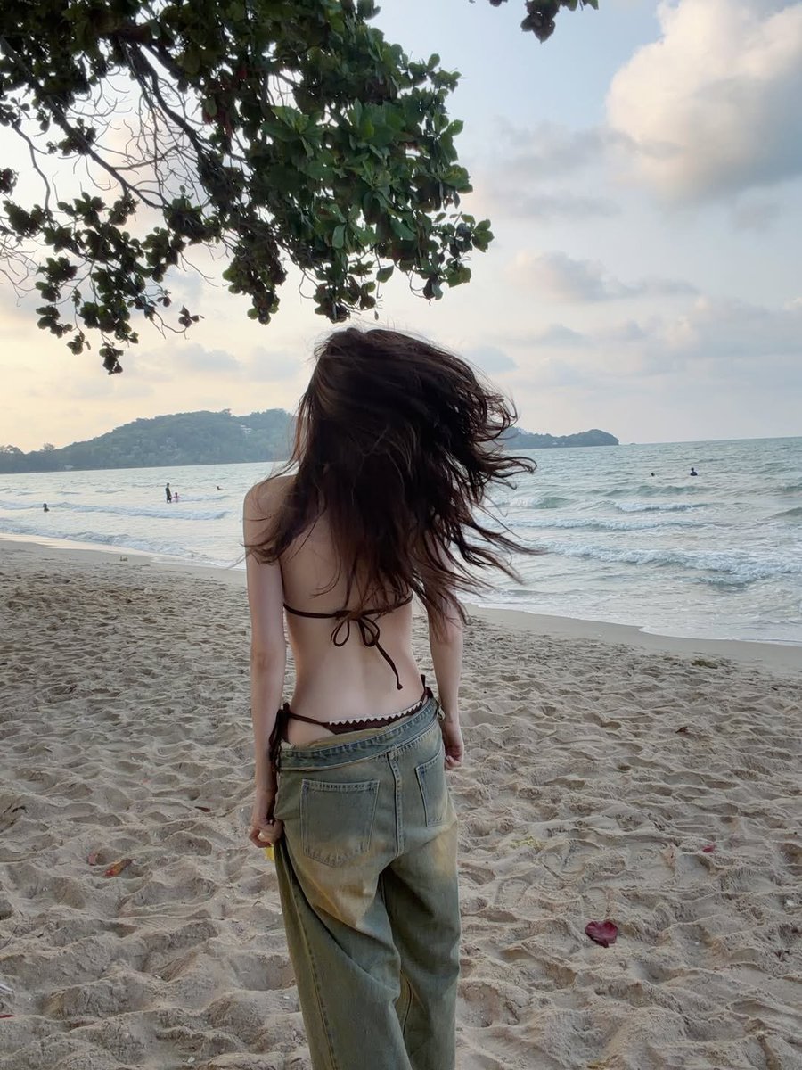 ลูกแพร ฯ. tweet media