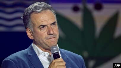 Si ellos no reconocen los plebiscitos, porqué debemos reconocer a <a href="/OrsiYamandu/">Yamandú Orsi</a>  como presidente ? 

Si ellos se pasan por las partes el voto popular, porqué nosotros no podemos hacer lo mismo ?

No ??