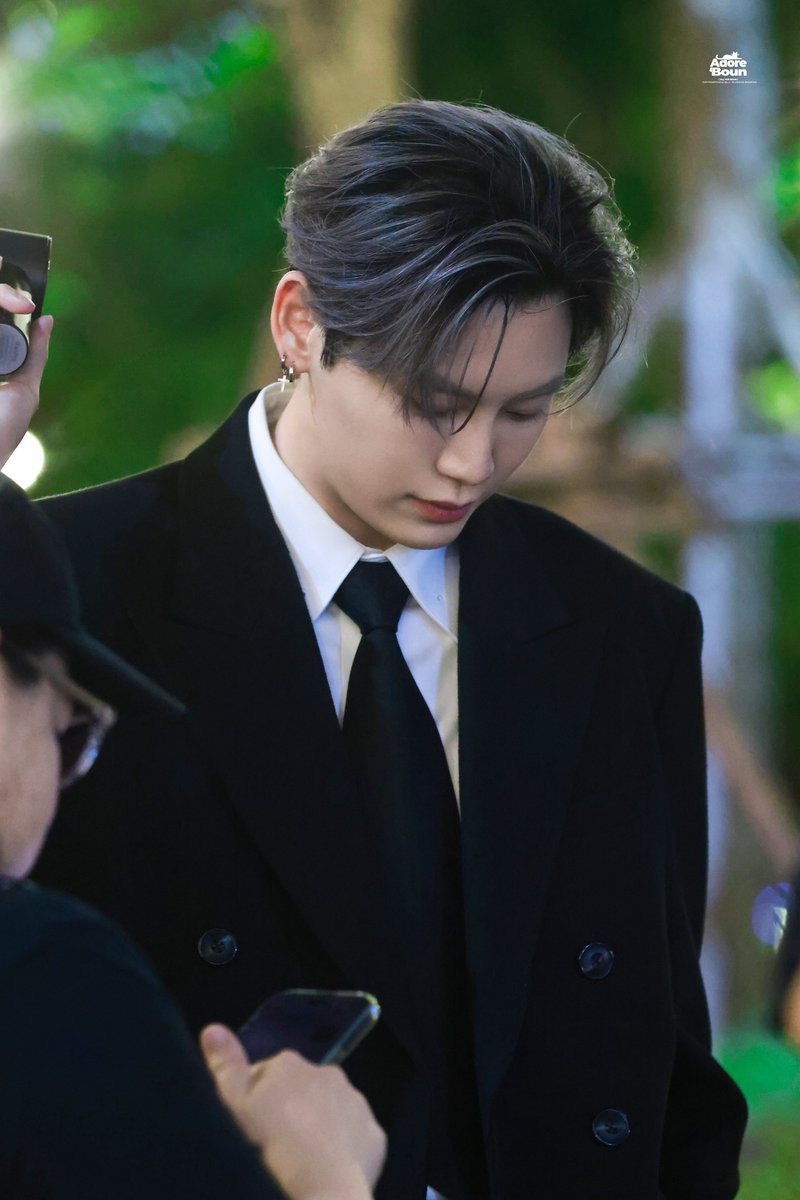 𝐀𝐝𝐨𝐫𝐞_𝐛𝐨𝐮𝐧 tweet media