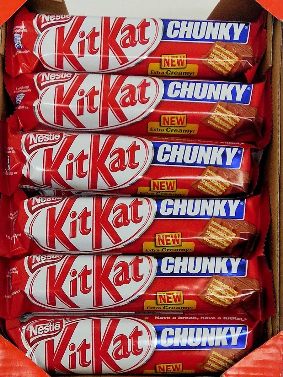 THEWOLFOFTASI's tweet photo. 🔴كيف أنقذت KitKat شركة نستله من فضيحة؟ 🍫

شركة Nestlé واجهت ضربة قوية في الربع الأول 2026 بعد سحب منتجات حليب أطفال من أكثر من 60 دولة، بتكلفة 218 مليون دولار، إضافة إلى تراجع الطلب نتيجة اهتزاز ثقة المستهلك..

ورغم ذلك، أعلنت الشركة نمو مبيعات بنسبة 3.5%.

كيف حدث ذلك؟

عوضت قطاعات القهوة والشوكولاتة مثل Nespresso وKitKat هذا التراجع، مستفيدة من تغير سلوك المستهلك نحو منتجات “الراحة” في أوقات التوتر.

النمو لم يكن مدفوعًا بزيادة الكميات، بل برفع الأسعار، بالتزامن مع بدء الشركة إعادة هيكلة أعمالها والتركيز على القطاعات الأعلى ربحية.