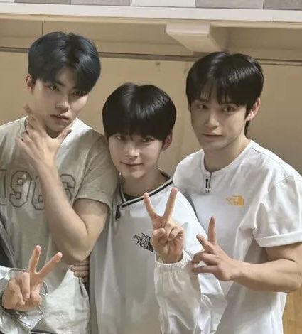 look at me in the eye and tell me hanbin isnt the most babygirl to ever babygirl