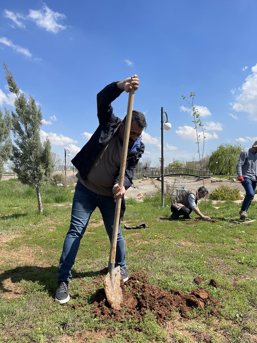 Türkiye'de Yaşayan Diller Enstitüsü (MAÜ) tweet media