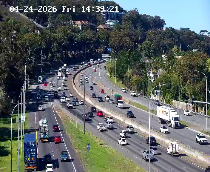 CapeTownFreeway's tweet image. #Traffic volumes increasing on all freeways as we approach the Afternoon peak...#BeTheChange