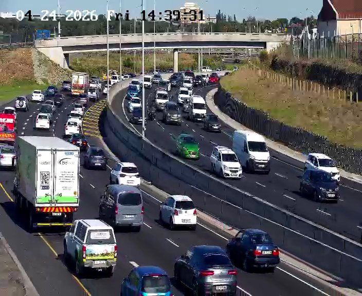 CapeTownFreeway's tweet image. #Traffic volumes increasing on all freeways as we approach the Afternoon peak...#BeTheChange