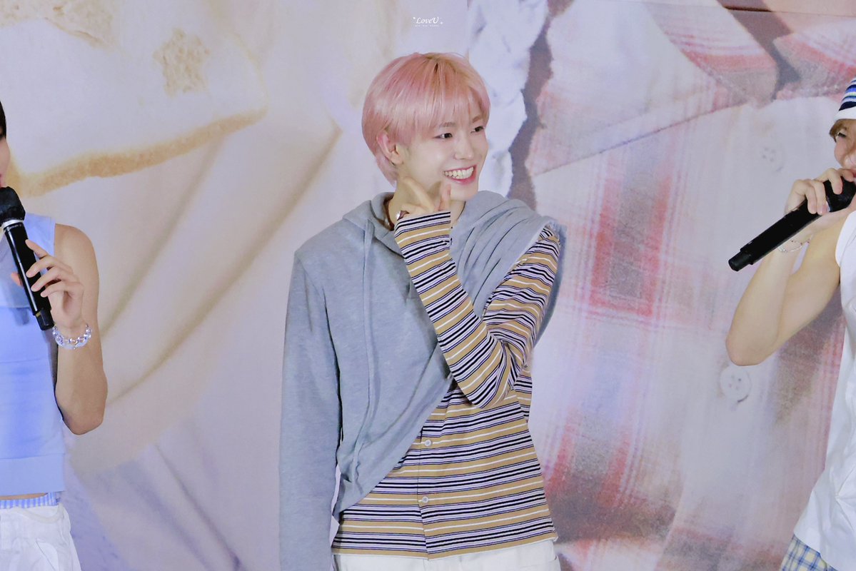 260424 fansign
고양이처럼 웃다😸

#YUSHI #유우시 #ユウシ 
#NCTWISH #엔시티위시