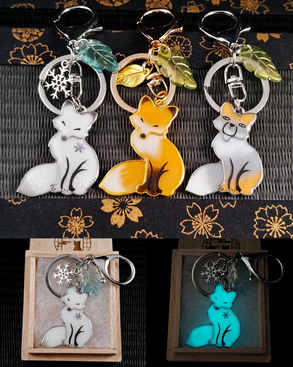 今年のキツネたちは個性派揃い🦊

新入り、光るホッキョクギツネ。
すーん顔チベスナ。

ハイカラ雑貨店ナツメヒロさん
キツネ展『キツネのジョヌと小さな雑貨店』 5/2~5/31開催にて初お披露目予定です🦊