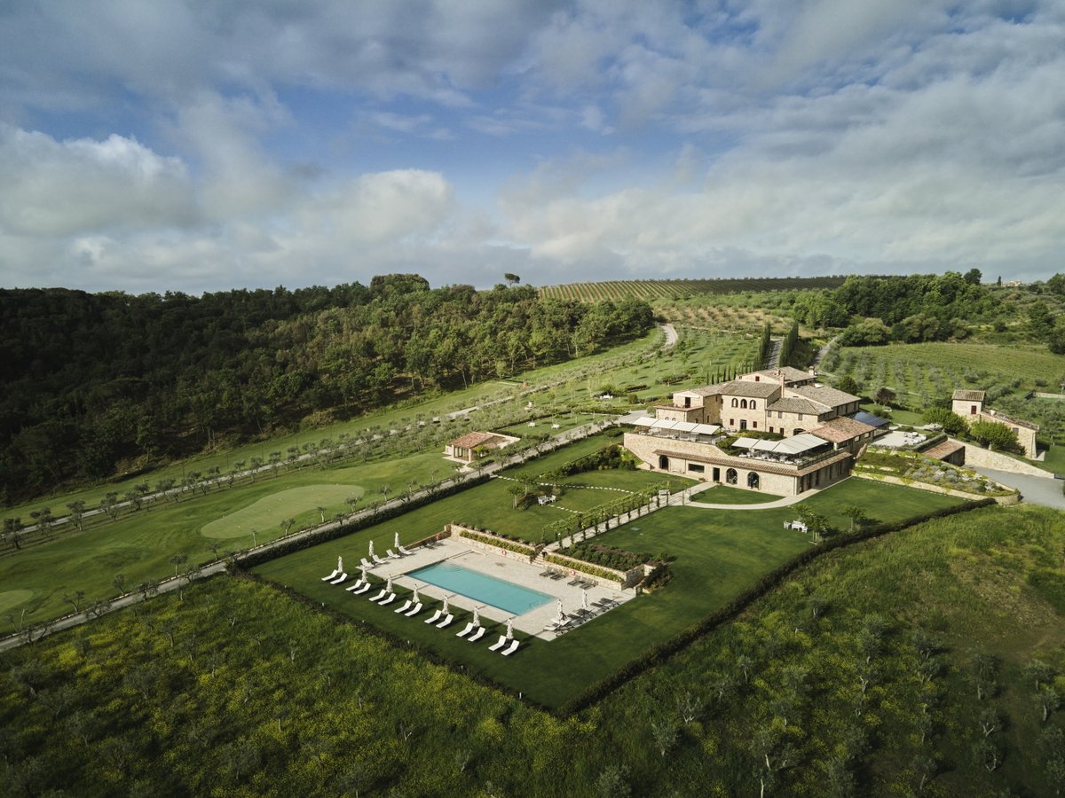 luxurylifestyle's tweet image. “Wine &amp;amp; Wellness”: an exclusive + rejuvenating stay at The Club House 5*L in Chianti Classico luxurylifestyle.com/headlines/wine… #travel #vacation #trip #holiday