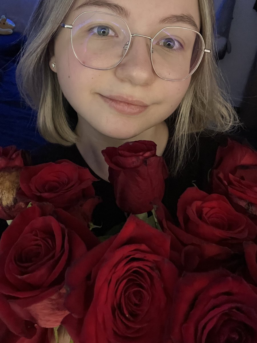 Emmi 🧸 tweet media