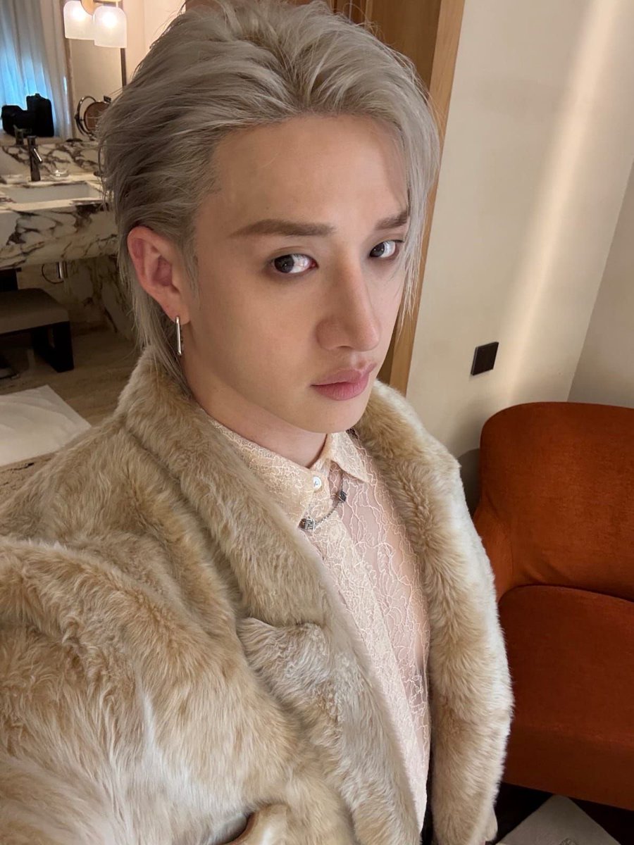 ohbrooxie's tweet image. ⋆*･ﾟ:⋆my hair is not smooth like his･:*˚

#ssd #stayselcaday #straykids #bangchan #skz #방찬