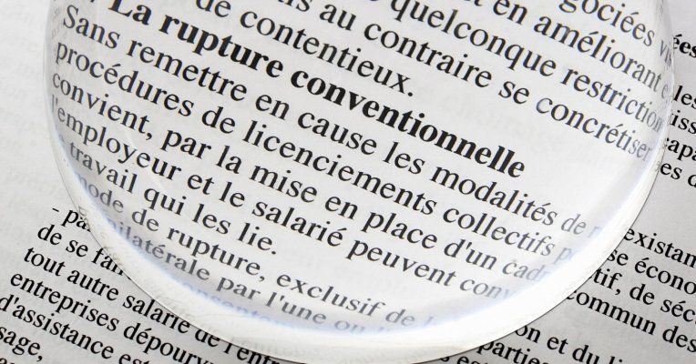 force_ouvriere's tweet image. Ruptures conventionnelles : le Sénat transpose l’accord dans la loi 

L e #Sénat a largement adopté, le 1er avril, le projet de loi de transposition de l’avenant sur les #rupturesconventionnelles trouvé le 25 février par les interlocuteurs sociaux. 
&amp;gt;&amp;gt;force-ouvriere.fr/ruptures-conve…