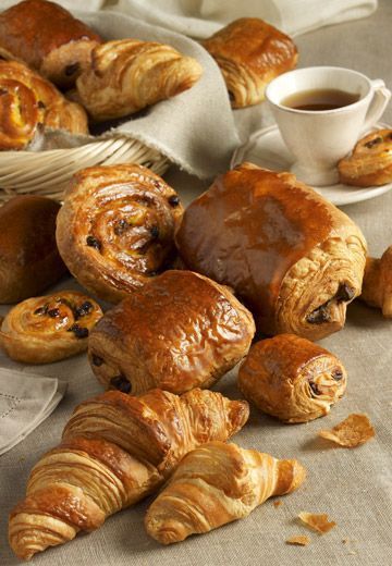 —Hoy el dulce del viernes es un surtido de hojaldres, que sabe que <a href="/ErsntEugene/">Eugene Ernst.</a> los adora tanto como ella. Espera que los disfrute como ella disfruta de él.—