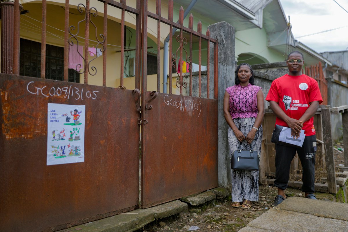 UNFPACameroon's tweet image. 🤝 À Limbe, L’équipe de @UNFPACameroon salue le dynamisme des 162 agents recenseurs, majoritairement des femmes. Le Maire Chief Ndive Woka Ngale Daniel mobilise les chefs traditionnels pour un dénombrement inclusif et éthique. #Inclusion