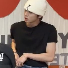 산 tweet media