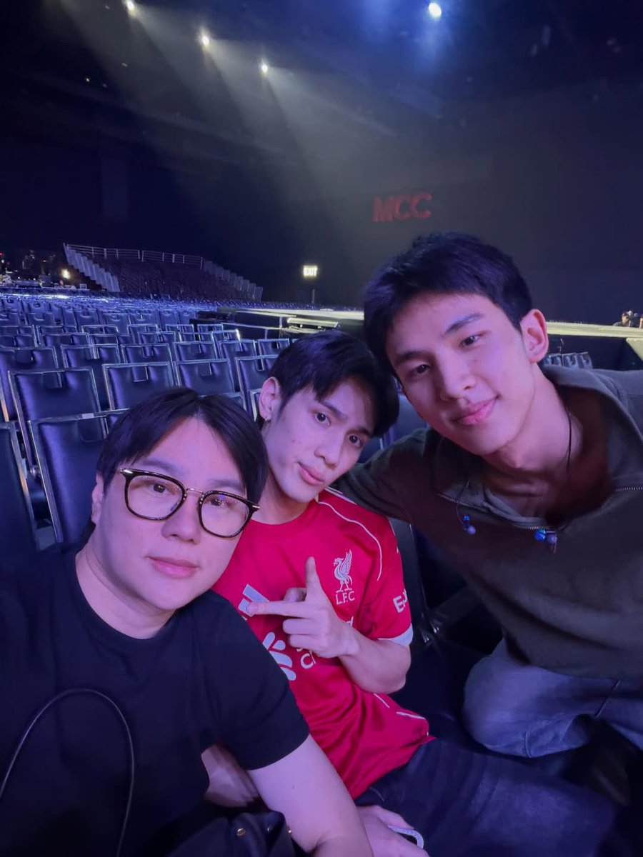 astonbun's tweet image. this is really happening, it’s really tomorrow 

#surfjava #swensurf #javabh