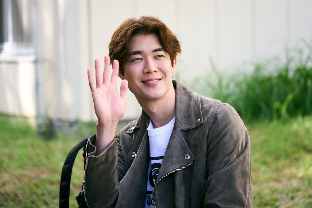 theatres_movie's tweet photo. ⿻⿸
 ⿴  𝐻𝑎𝑝𝑝𝑦 𝐵𝑖𝑟𝑡ℎ𝑑𝑎𝑦  ⿸
　　　　　　　     　⿸⿻

本日4/24は
#宮沢氷魚 さんのお誕生日です💐

宮沢さんは映画『#エゴイスト』で
#鈴木亮平 演じる斉藤のパートナーで
パーソナルトレーナーの
中村隆太役を演じられました👏

本作で第16回アジア・フィルム・アワード
最優秀助演男優賞をはじめ数々の賞を受賞🏆

宮沢さんにとって
素敵な一年になりますように🍀
