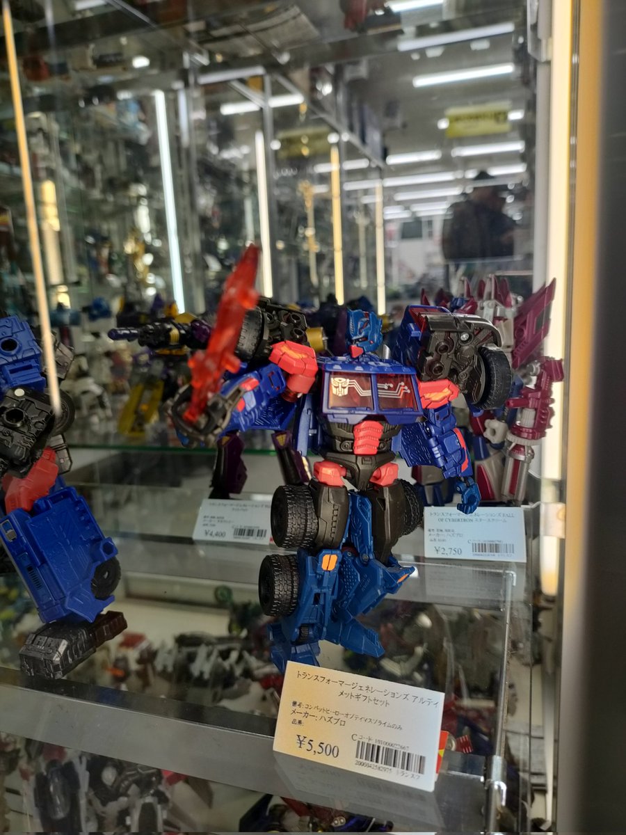 トランスフォーマー セット売り ウォルマートストアズに登場! 新店舗限定 レトロ トランスフォーマー