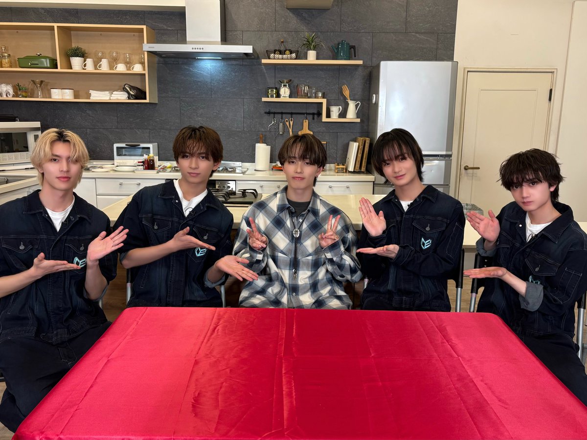ICEx_official's tweet image. ／
スタチャン× #ICEx
『ICExがあなたを癒します♡ RELAx ICEx』
＼

#マサヒロ さんをおもてなし！🍚
＃1 Part 4を公開！

いよいよおもてなしも終盤！
そしてICExはマサヒロさんを癒すことができたのか！？
ぜひご覧ください！

▼ご視聴はこちらから
stardust-ch.jp/movies/detail/…

@stdch_staff
#EBiDAN