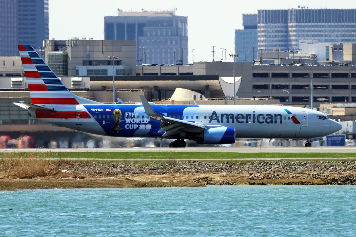 airwaysmagazine's tweet image. A few specials from Boston Logan (BOS) this week

📸: Darryl Sarno/ Airways      

#americanairlines #boeing #avgeek
