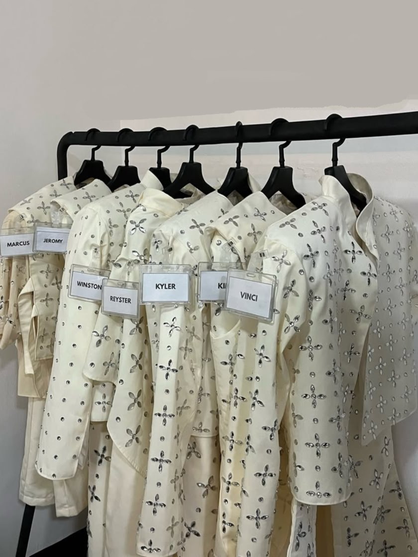 binibini_L_'s tweet image. from sketch to reality. styled by nash.
instagram.com/p/DXgNXh0j_Rs/…

HORI7ON FLIES AT ROUNDFEST

#HORI7ON_LightsUpROUND2026
#HORI7ON_FlyWithIt 
#HORI7ON #호라이즌
@HORI7ONofficial @HORI7ON_twt
#ROUND2026 #roundfestival