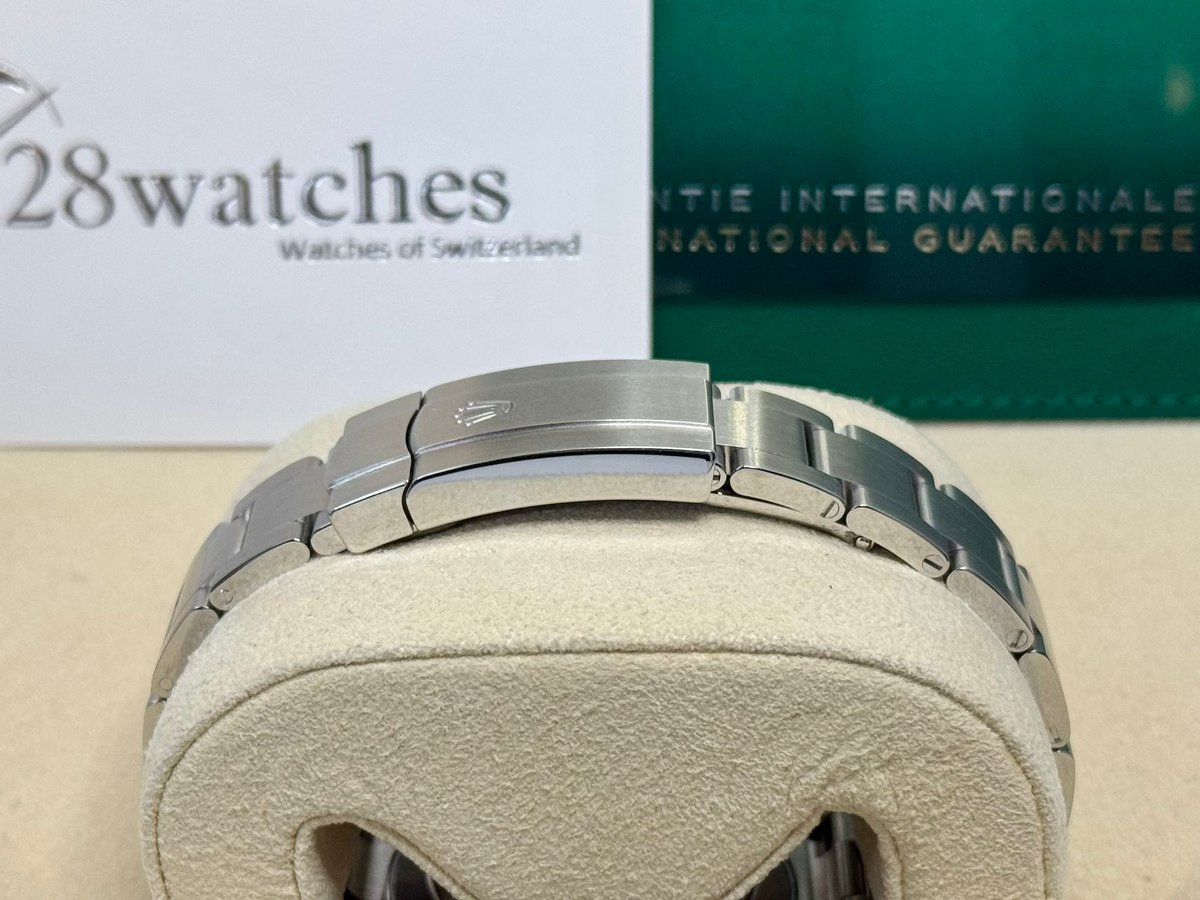28Watches's tweet image. Pre-owned Rolex Air King 116900 - 28watches
[2020 40mm]

WhatsApp/Mobile: +852 6128 2828
Address: Shop G10B G/F Causeway Bay Plaza 1, Hong Kong
28watches.com

#28Watches #Rolex #Air King #116900 #T415188