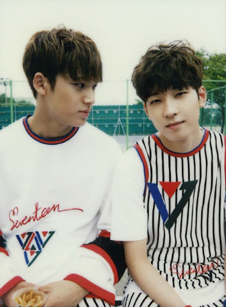 _wonuwo's tweet photo. "cuz i always had a vision of us standing like this" https://t.co/7jO0lvHsSX