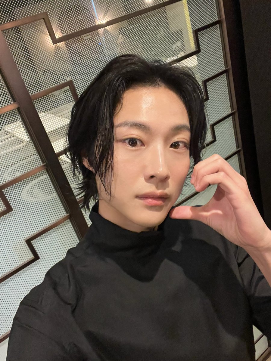 THEBLACKLABEL's tweet image. [📸] 260424 제13회 마리끌레르 영화제 영화 '국보' GV

🎬🎤

#LEEJONGWON #이종원
#THEBLACKLABEL #더블랙레이블