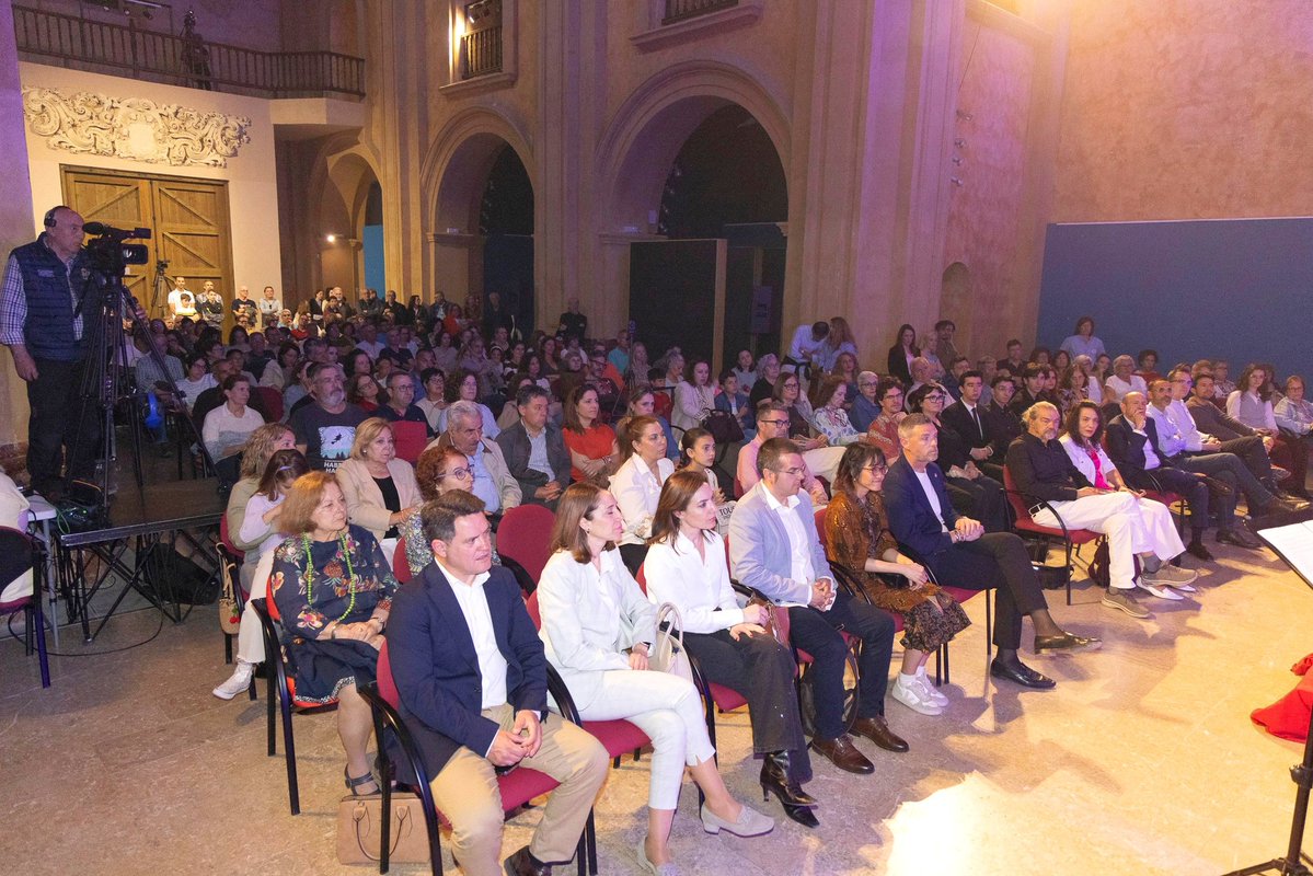 AytodeCaravaca's tweet image. Un concierto excepcional para un aniversario especial 🇮🇩
 
Los conservatorios de #Murcia y #Caravaca han abierto la programación del 20º aniversario del Museo de la Música – Fundación Blanco Fadol, con un concierto con obras compuestas para orquesta gamelán de #Indonesia.