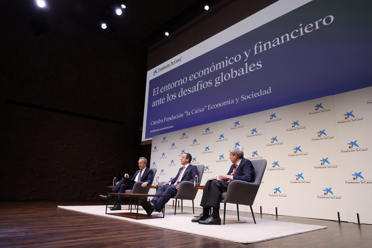 CaixaBank tweet media