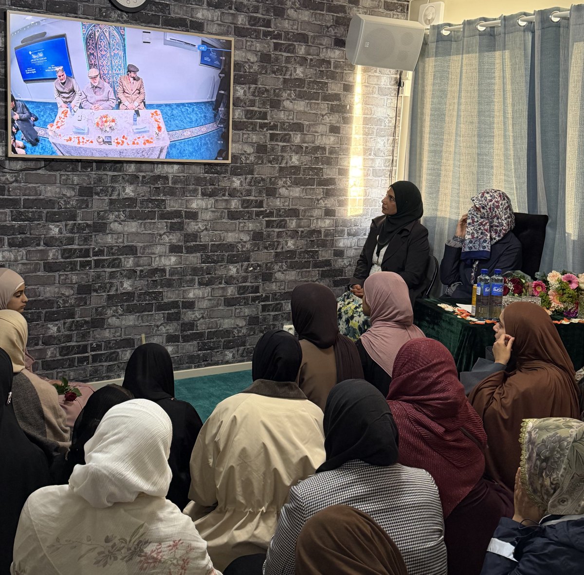 Shaykh-ul-Islam Dr. Muhammad Tahir-ul-Qadri and Prof. Dr. Hassan Mohiuddin Qadri, Chairman Supreme Council, MQI, visited Minhaj Cultural Center Kløfta. Members and designators are gathered to warmly welcome them. During the visit, the distinguished guests were given a guided tour