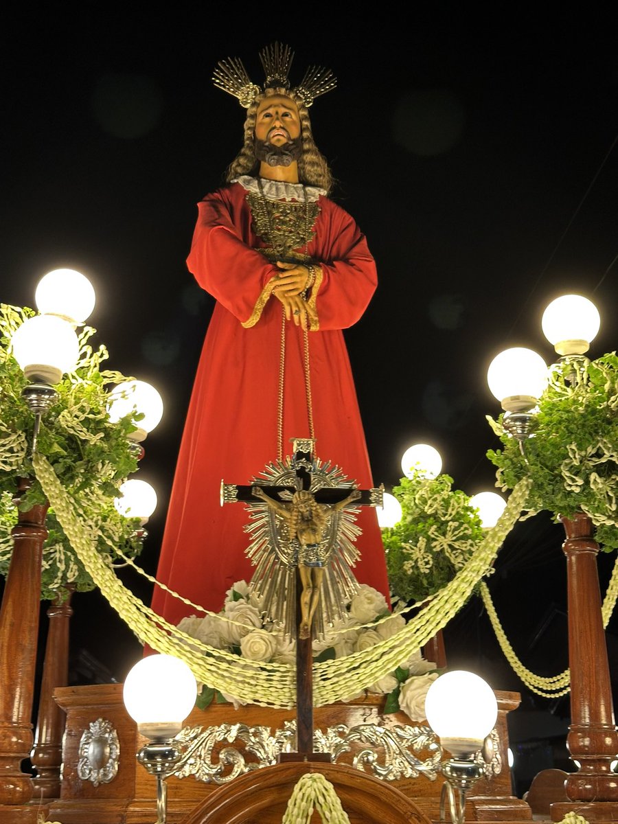 MrPanicAttack1's tweet image. A carroza of Señor Jesús Cautivo (Lord Jesus, the Captive).

Spanish: “paso” 
English: “float”

Viernes Santo (Good Friday) Catholic Procession last Semana Santa (Holy Week) in Gapan City (April 3, 2026).

📍 Gapan, Nueva Ecija, Philippines 🇵🇭

#semanasanta #holyweek
