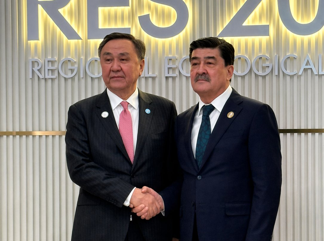 Turkic_States's tweet photo. H.E. Amb. Kubanychbek Omuraliev, Secretary General of the Organization of Turkic States (OTS), held a bilateral meeting with H.E. Yerlan Nyssanbaev, Minister of Ecology and Natural Resources of the Republic of Kazakhstan, in the framework of the Second Meeting of the Ministers responsible for Environment and Ecology of the OTS held in Astana on 23 April 2026. https://t.co/v5tO3nIq6O

🇦🇿Türk Dövlətləri Təşkilatının (TDT) Baş katibi səfir Kubanıçbek Ömürəliyev 23 aprel 2026-cı il tarixində Astanada keçirilən TDT-nin ətraf mühit və ekologiya üzrə məsul nazirlərinin İkinci İclası çərçivəsində Qazaxıstan Respublikasının ekologiya və təbii sərvətlər naziri Yerlan Nısanbayev ilə ikitərəfli görüş keçirmişdir.
https://t.co/9es0JIOllw

🇰🇿Түркі мемлекеттері ұйымының (ТМҰ) Бас хатшысы, Елші Кубанычбек Омуралиев 2026 жылғы 23 сәуіред Астана қаласында өтіп жатқан ТМҰ-ға мүше мемлекеттердің қоршаған орта және экология мәселелеріне жауапты министрлердің екінші отырысы аясында Қазақстан Республикасының Экология және табиғи ресурстар министрі Ерлан Нысанбаевпен кездесті.
https://t.co/sfMwOWRqhW 

🇰🇬 Түрк мамлекеттер уюмунун (ТМУ) Башкы катчысы, Элчи Кубанычбек Өмүралиев, 2026-жылдын 23-апрелинде Астана шаарында өткөн ТМУга мүчө мамлекеттердин айлана-чөйрөнү коргоо жана экология министрлеринин экинчи жыйынынын алкагында, Казакстан Республикасынын Экология жана жаратылыш ресурстары министри Ерлан Нысанбаев менен эки тараптуу жолугушуу өткөрдү.
https://t.co/JSuqb4z7Wq

🇹🇷Türk Devletleri Teşkilatı (TDT) Genel Sekreteri Büyükelçi Kubanıçbek Ömüraliyev, 23 Nisan 2026 tarihinde Astana’da düzenlenen TDT Çevre ve Ekolojiden Sorumlu Bakanların İkinci Toplantısı kapsamında, Kazakistan Cumhuriyeti Ekoloji ve Doğal Kaynaklar Bakanı Sayın Yerlan Nyssanbayev ile ikili bir görüşme gerçekleştirdi. https://t.co/KnRWnJNcZw 

🇺🇿Turkiy davlatlar tashkiloti (TDT) Bosh kotibi, elchi Kubanichbek O'muraliyev 2026-yil 23-aprel kuni Ostona shahrida bo‘lib o‘tgan TDT Atrof-muhit va ekologiya masalalari bo‘yicha mas’ul vazirlarning ikkinchi yig‘ilishi doirasida Qozog‘iston Respublikasi Ekologiya va tabiiy resurslar vaziri, Yerlan Nisanbayev bilan ikki tomonlama uchrashuv o‘tkazdi.
https://t.co/Fxfjkyd7HS