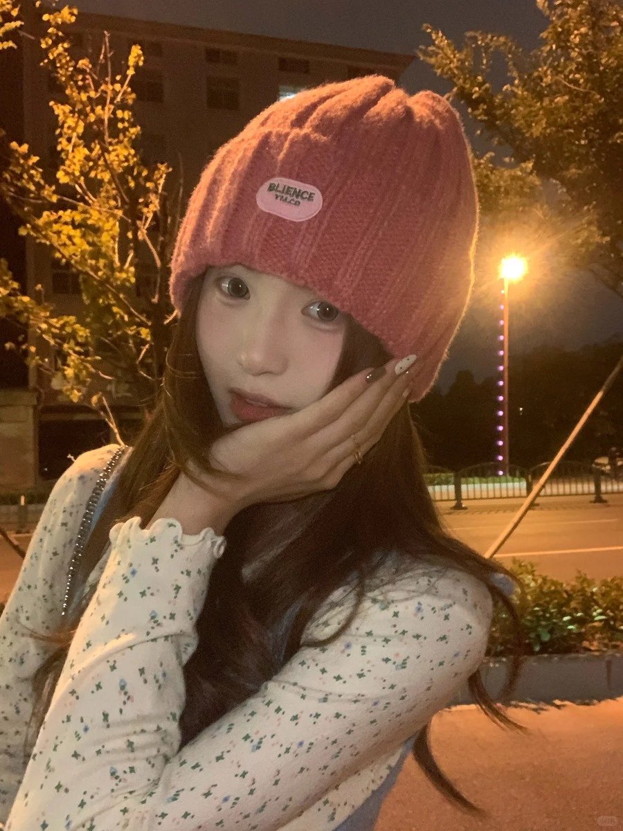 Boeee10's tweet photo. 生活需要一点鲜艳的色彩我需要一点满格的快乐今日多巴胺满分愿我永远保持这种鲜活热烈的状态 https://t.co/UFAZQPztW1
