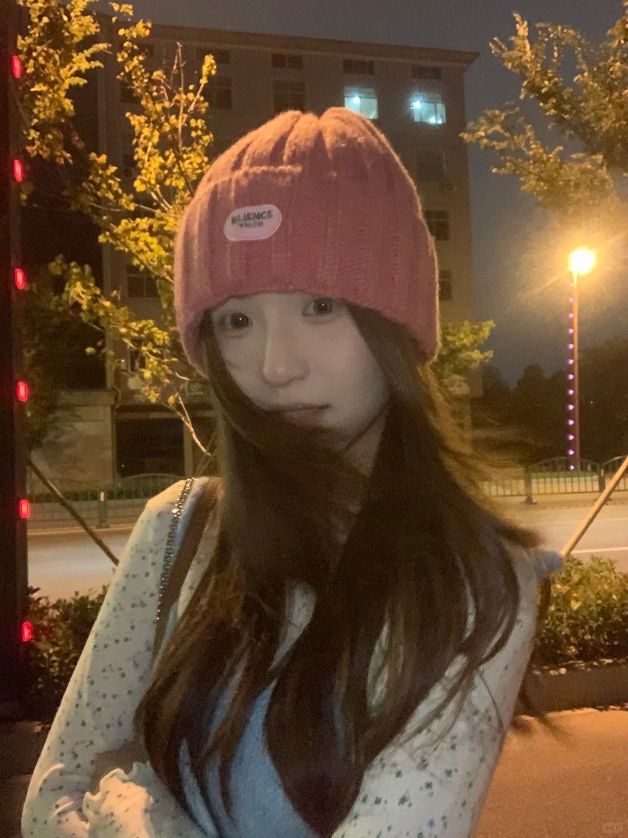 Boeee10's tweet photo. 生活需要一点鲜艳的色彩我需要一点满格的快乐今日多巴胺满分愿我永远保持这种鲜活热烈的状态 https://t.co/UFAZQPztW1