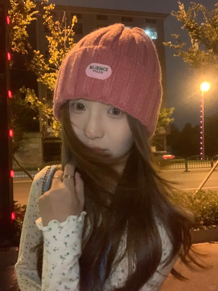 Boeee10's tweet photo. 生活需要一点鲜艳的色彩我需要一点满格的快乐今日多巴胺满分愿我永远保持这种鲜活热烈的状态 https://t.co/UFAZQPztW1