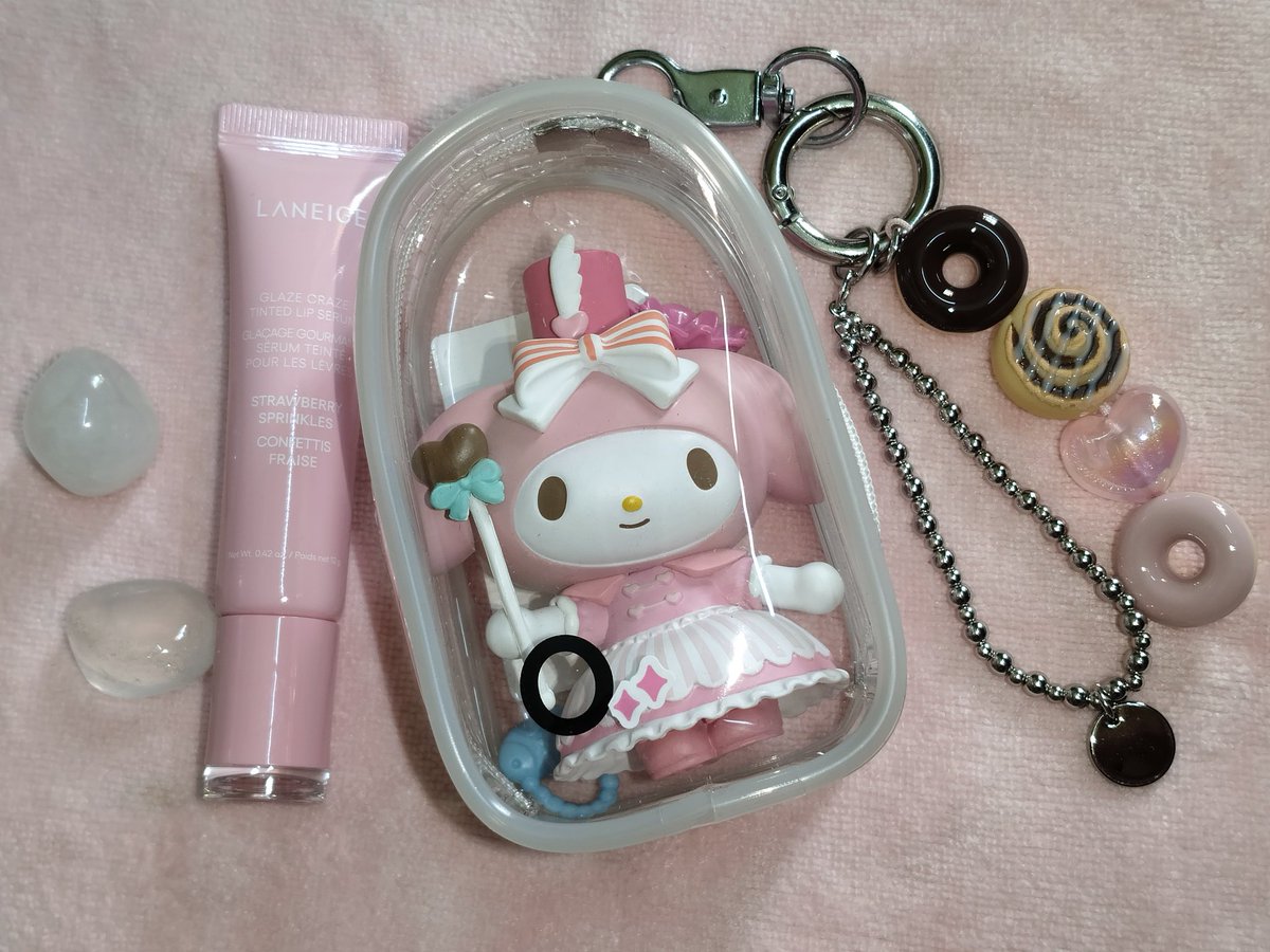 NakhreBratzi's tweet image. she's coming everywhere w me now.
