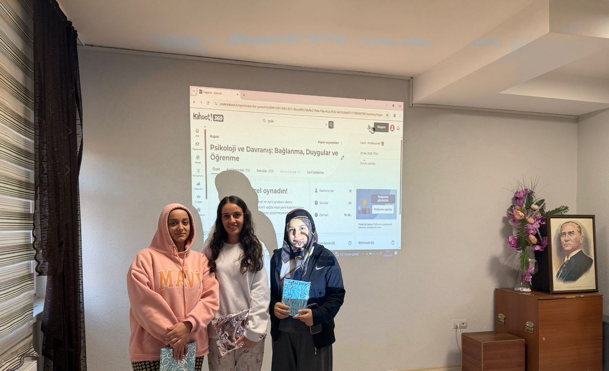 ErzurumKYGM's tweet photo. Erzurum Kız Yurt Müdürlüğü öğrencilerimiz, Oğuzhan Akbulut tarafından gerçekleştirilen Kahoot bilgi yarışmasına katılarak,  hem bilgilerini test etti hem de keyifli anlar yaşadı. 🎯📚✨ https://t.co/RGoDPWgIP1