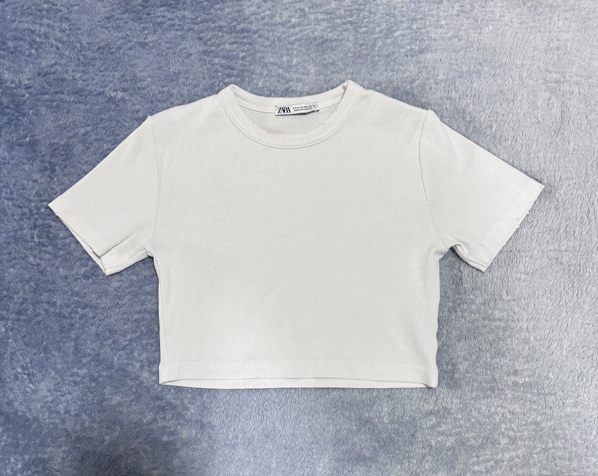 user555s's tweet photo. Uniqlo  m   Zara m
ตัวละ70 ค่าส่ง40ค่ะ
#ส่งต่อเสื้อผ้า #ส่งต่อเสื้อผ้ามือสอง #เสื้อผ้ามือสอง #โล๊ะตู้ https://t.co/ibrzE39aJj