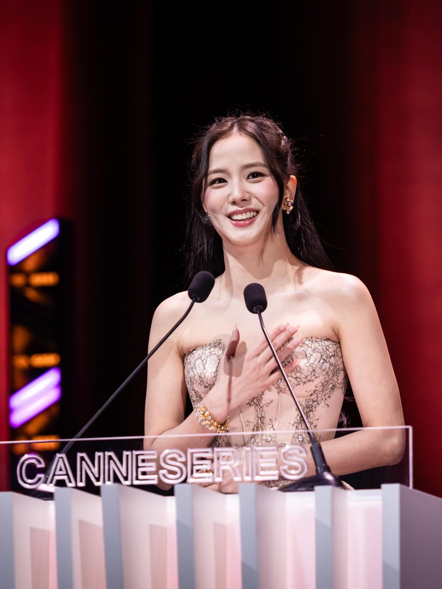 FOREVER KIM JISOO tweet media